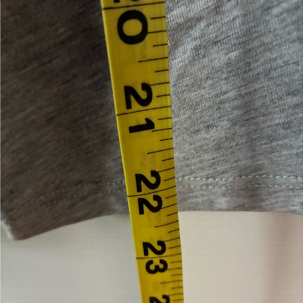 NWT Disneyland Heather Gray Oversized Cropped Tee Sz M - Picture 6 of 7